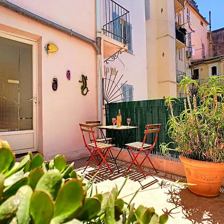 Nestor&jeeves - Urban Sun - - Very Close Sea And Pedestrian Zone